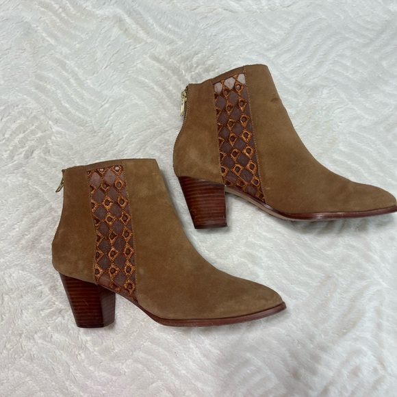 Anthropologie Suede Ankle Boots Embroidered Mesh Panel Block Heel Boho Size 8 - Picture 3 of 15